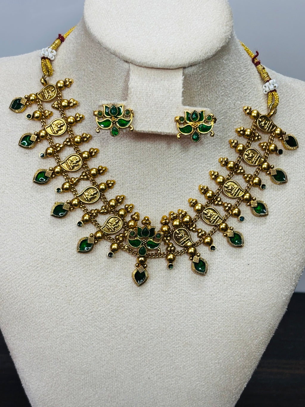 Palekka Chocker Necklaces