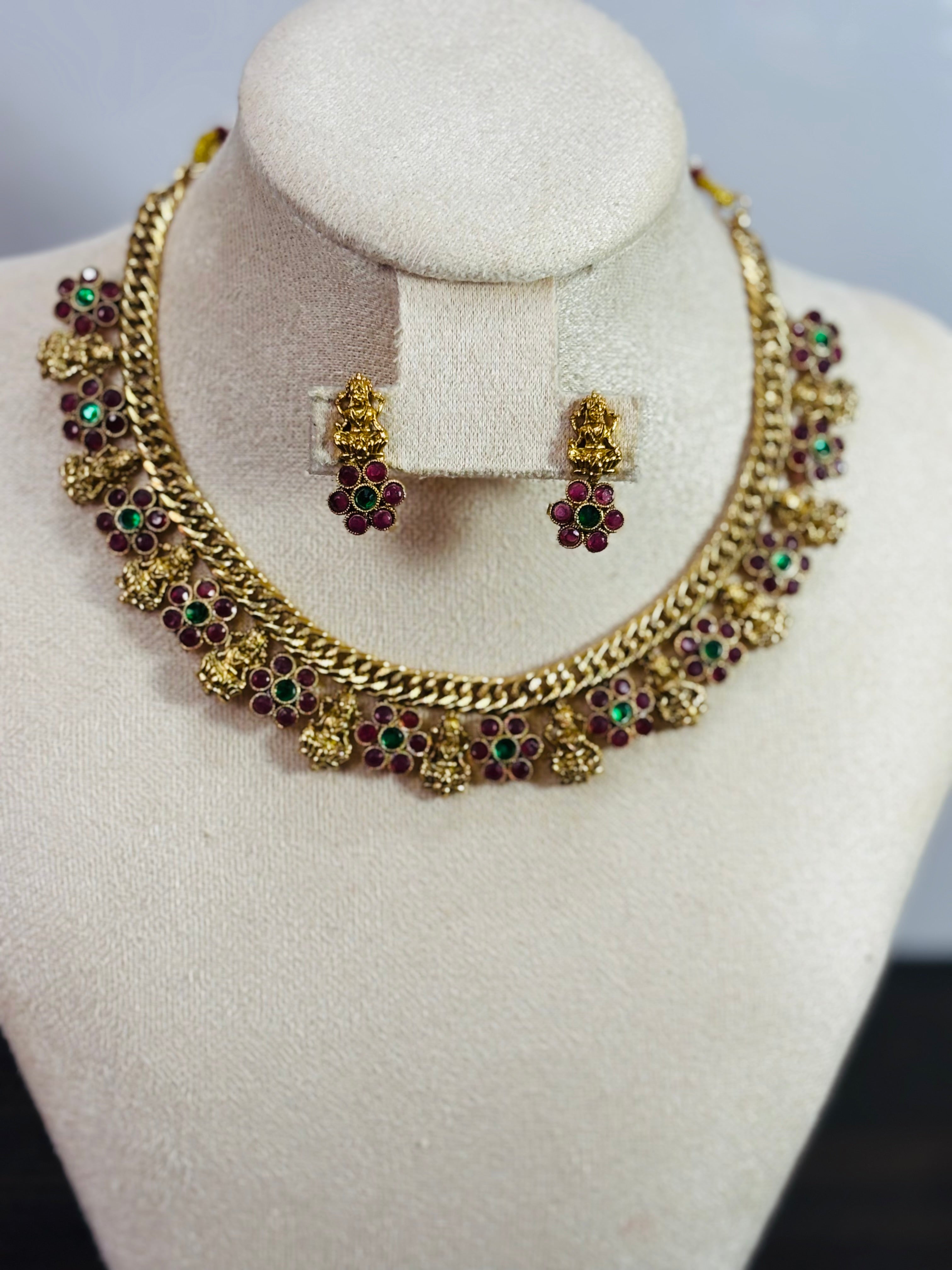 Flower Design idol necklace