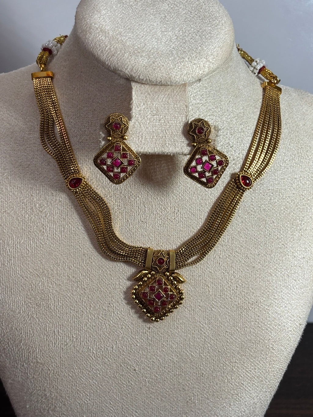 Antique gold square design necklace