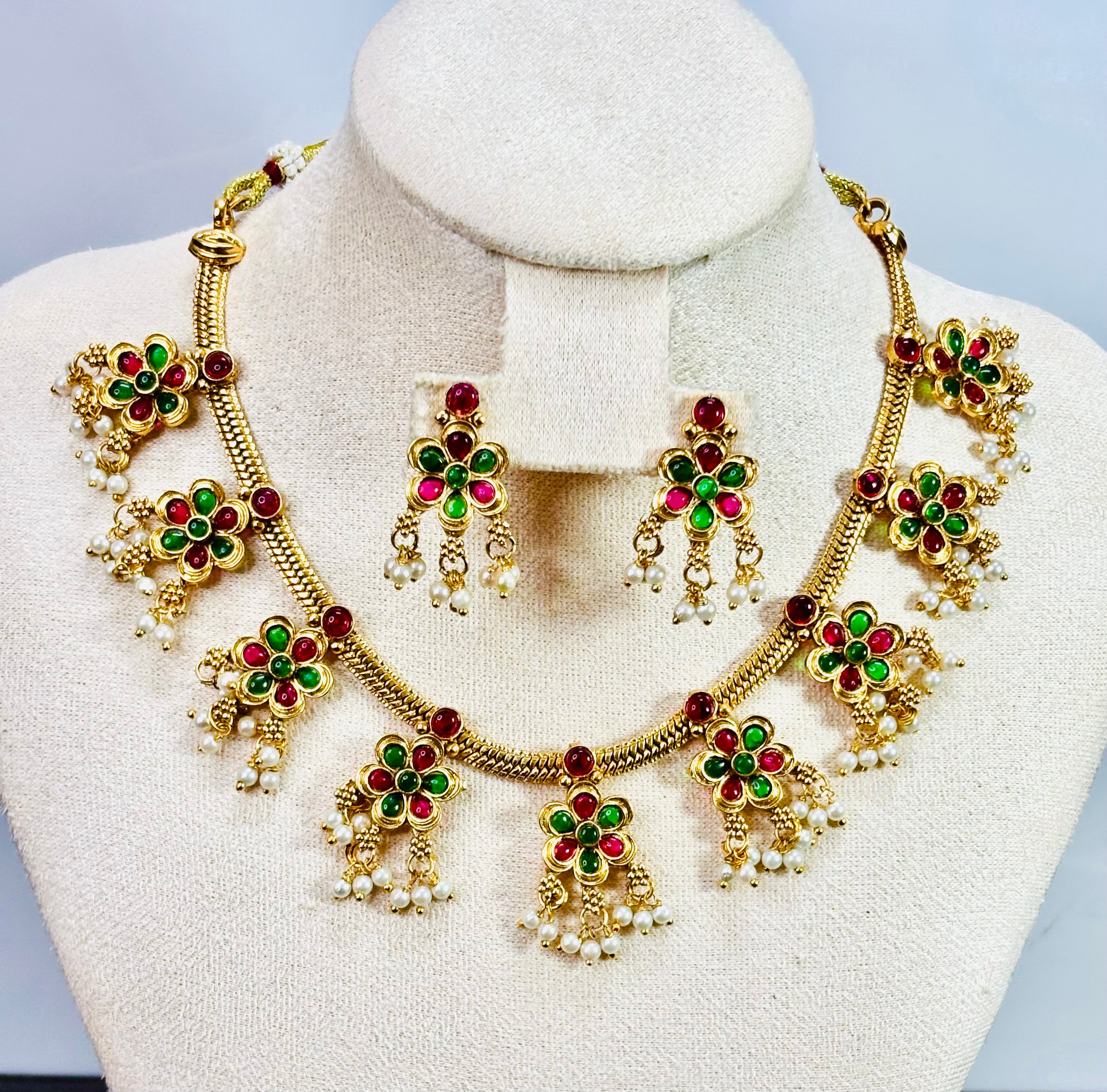 Flower Design with pearl detailing - KJ - GP097