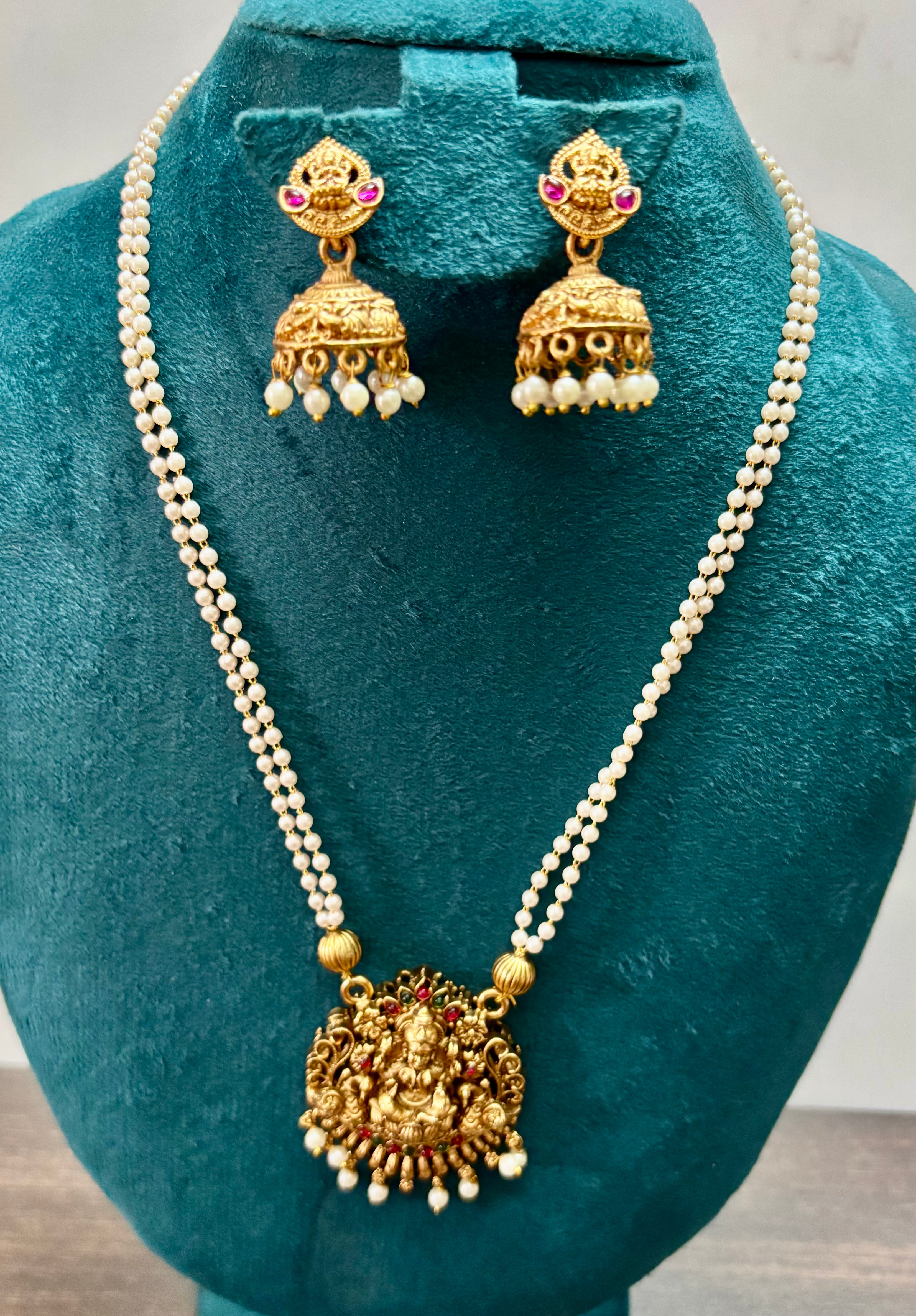 Affordable pearl chain Lakshmi pendent with earrings-KJ-GP141