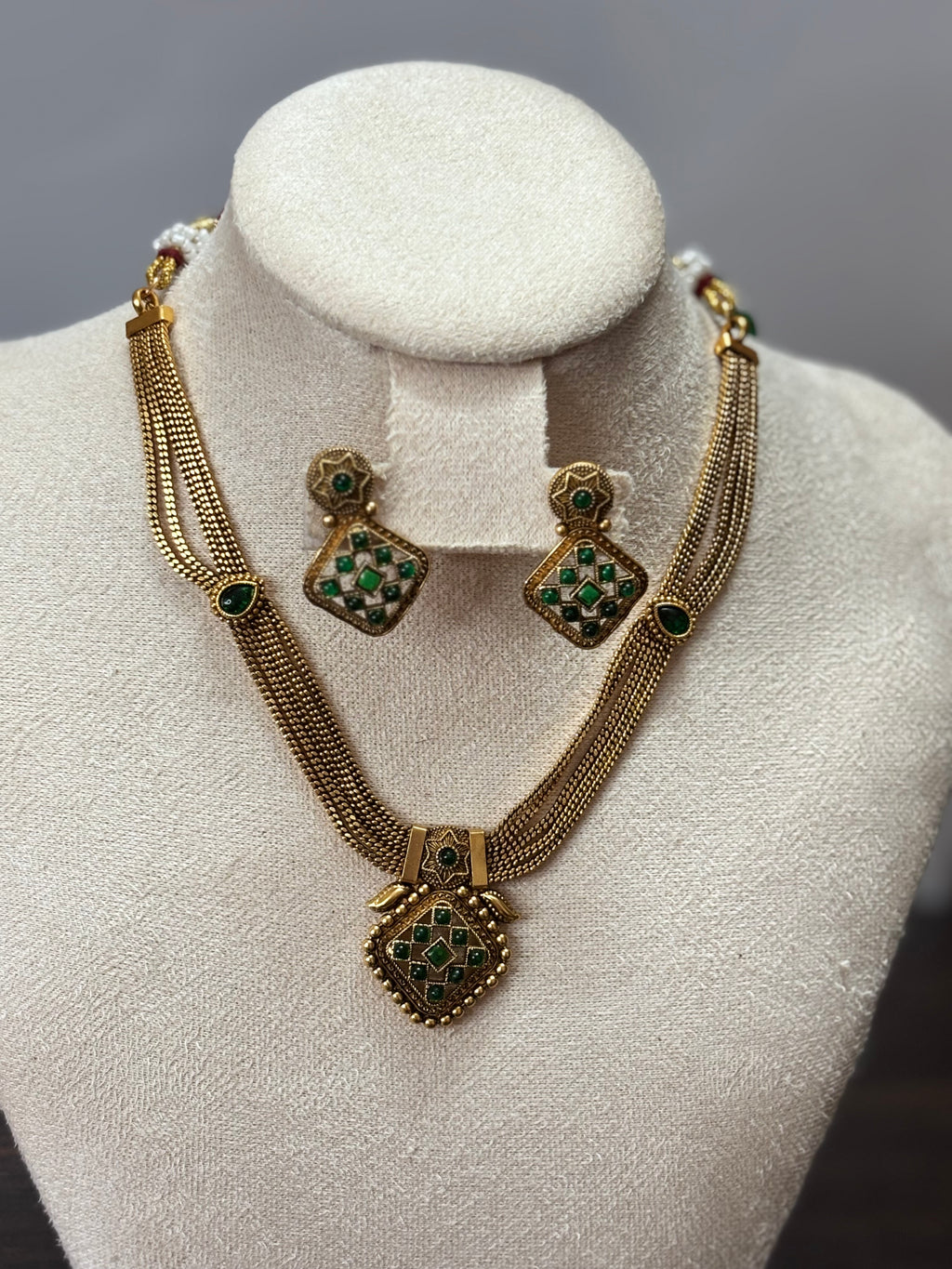 Antique gold square design necklace