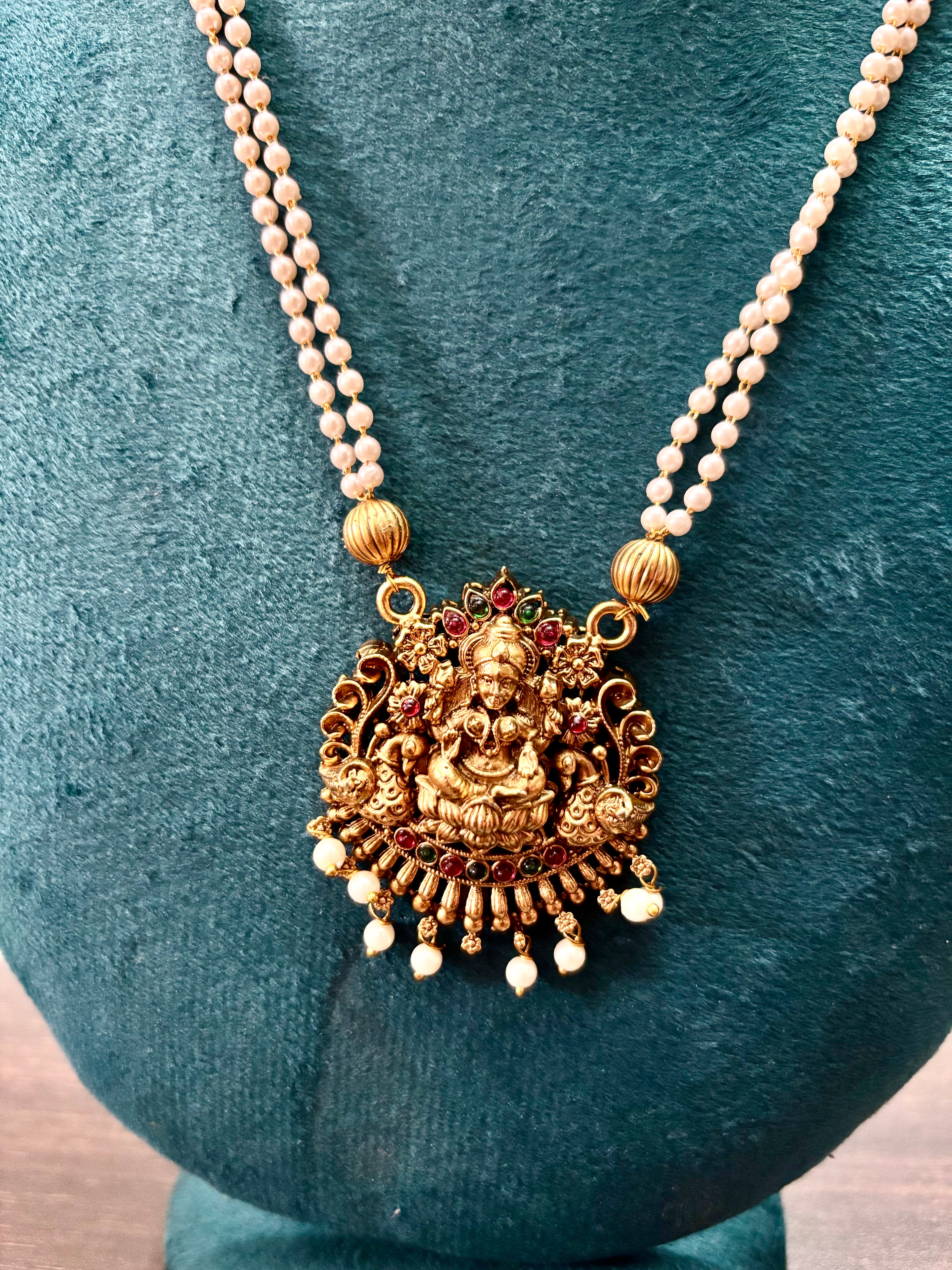 Affordable pearl chain Lakshmi pendent with earrings-KJ-GP141