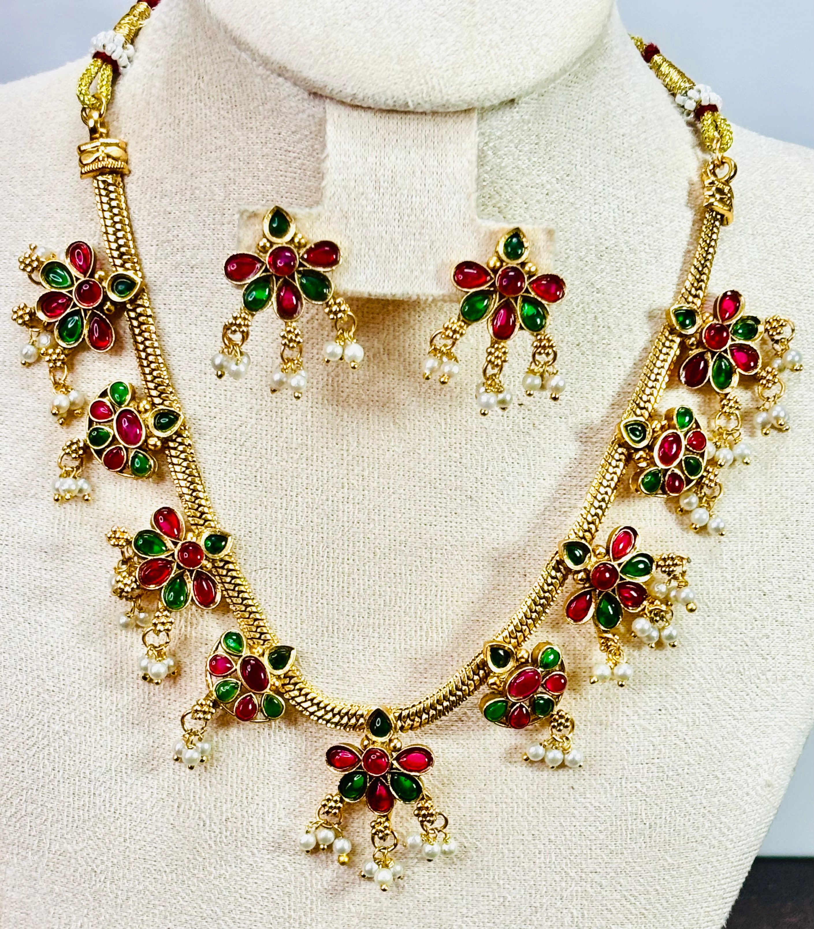 Flower Bud Design Necklace- KJ - GP095